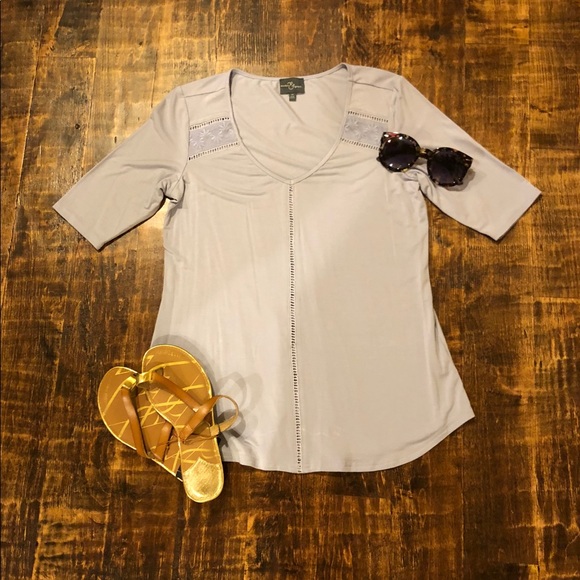 Market & Spruce Tops - Pretty Lavender Top!